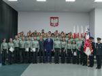 47 funkcjonariuszy z ślubowania wraz z dyrektorem Izby Administracji Skarbowej w Zielonej Górze