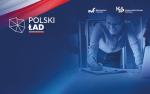 Napis Polski Ład, w niebieskich kolorach zdjęcie kobiety, która rozmawia z mężczyzną siedzącym przy biurku.