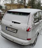 Tył srebrnego samochodu Ford C-Max - brak widocznych uszkodzeń