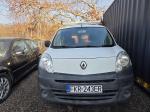 przód pojazdu Renault Kangoo, kolor biały, szyby bez uszkodzeń, widoczne obtarcia lakieru