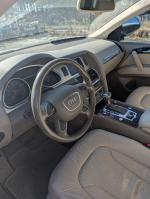 Deska rozdzielcza Audi Q7, lekko porysowana